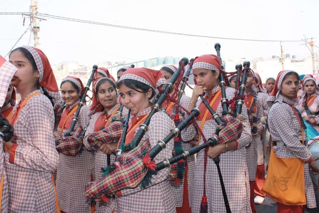 Numbered NCR pads arranged for field service teams